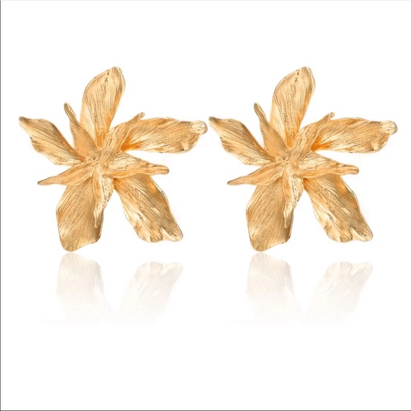 Cambria • Flower Statement Earrings - Picture 2 of 4